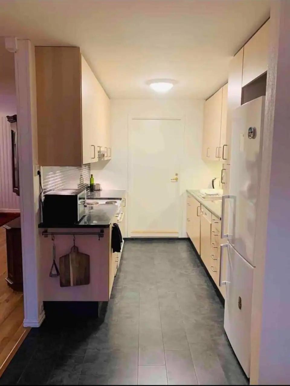 Arctic Inn, Cozy Single Bed Private Room In A Shared Apartment With Stunning Tromso Views Exteriér fotografie