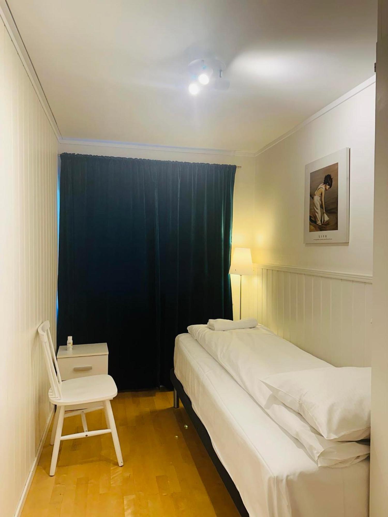 Arctic Inn, Cozy Single Bed Private Room In A Shared Apartment With Stunning Tromso Views Exteriér fotografie